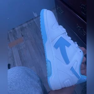 Off White Light blue